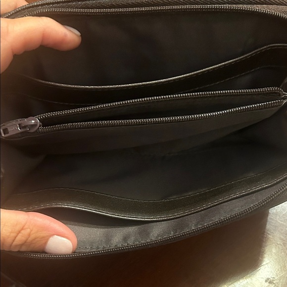 Liz Claiborne Brown Leather Wallet - Picture 6 of 10